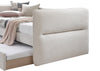 Detalle del respaldo envolvente beige de la Cama Canguro Philipa junto a la cama nido extendida - Estylo House Muebleria