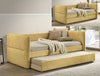 Daybed Philipa tapizado dorado claro con cama nido extraíble, en sala moderna con almohadas decorativas - Estylo House Muebleria