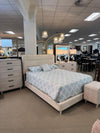 Recamara Queen Nyomi | Elegancia moderna en tonos neutros - Estylo House Muebleria