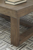 Mesa de centro minimalista de madera clara