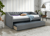 Cama canguro Elegante Loretta gris con cojines morado y azul y cobertor tejido celeste, ambientada en recámara con papel tapiz a rayas - Estylo House Muebleria